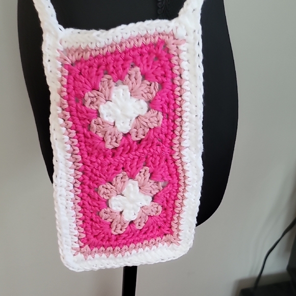 Hand Crafted  Pink and White Crochet Crossbody Cell Phone  Bag - Picture 4 of 5